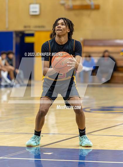 Thumbnail 1 in Moreau Catholic vs. Lincoln photogallery.