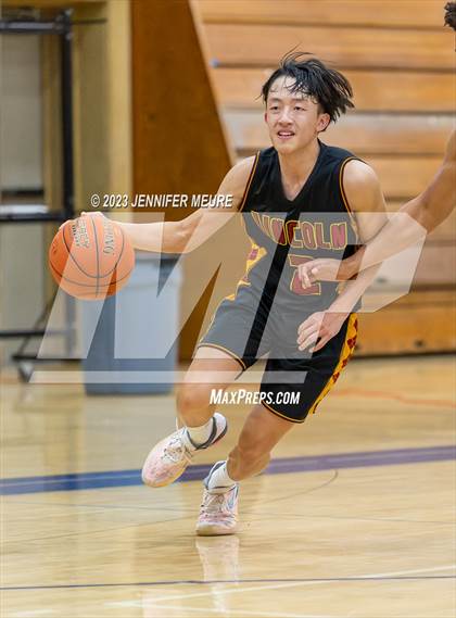 Thumbnail 3 in Moreau Catholic vs. Lincoln photogallery.