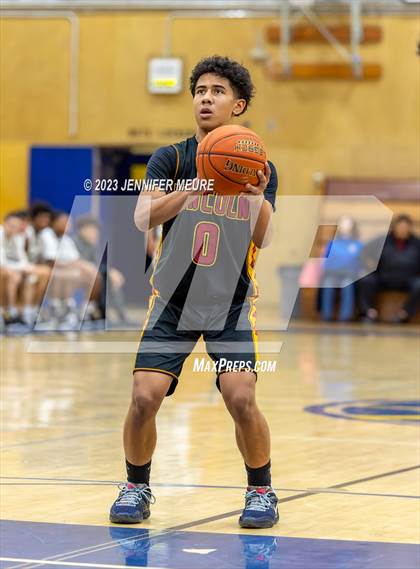 Thumbnail 2 in Moreau Catholic vs. Lincoln photogallery.