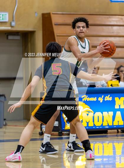 Thumbnail 3 in Moreau Catholic vs. Lincoln photogallery.