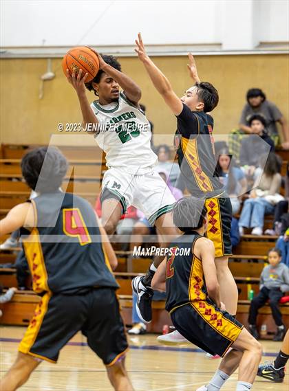 Thumbnail 2 in Moreau Catholic vs. Lincoln photogallery.