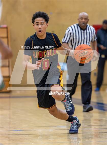 Thumbnail 3 in Moreau Catholic vs. Lincoln photogallery.