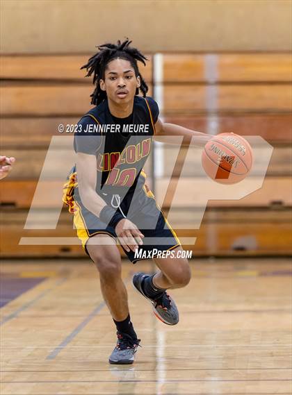 Thumbnail 1 in Moreau Catholic vs. Lincoln photogallery.