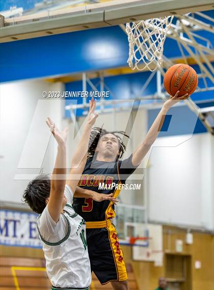 Thumbnail 3 in Moreau Catholic vs. Lincoln photogallery.