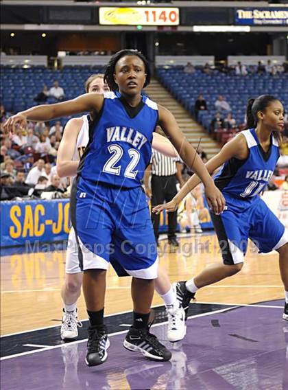 Thumbnail 1 in Oak Ridge vs. Valley (CIF SJS D2 Final) photogallery.