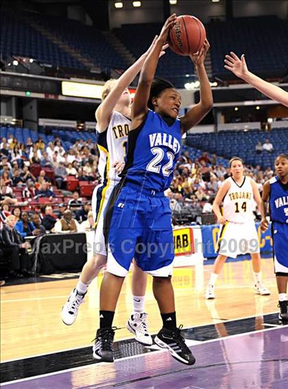 Thumbnail 2 in Oak Ridge vs. Valley (CIF SJS D2 Final) photogallery.