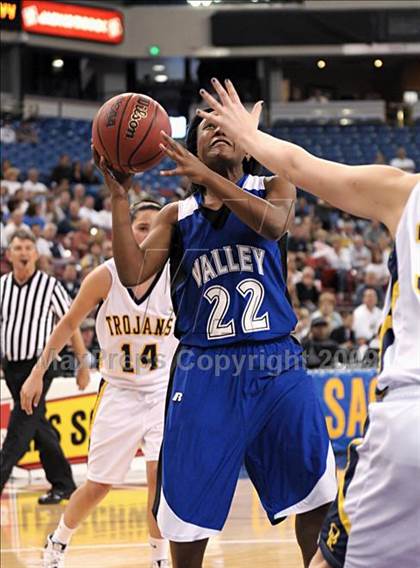 Thumbnail 1 in Oak Ridge vs. Valley (CIF SJS D2 Final) photogallery.