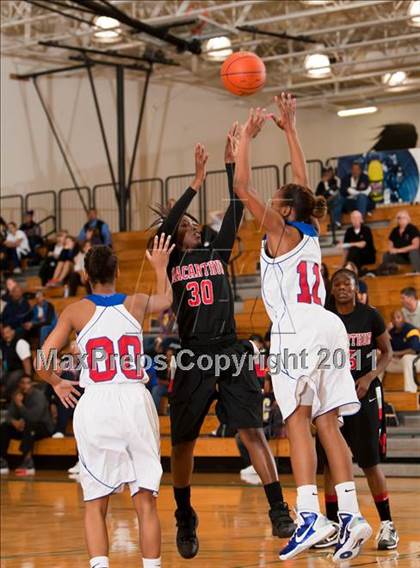 Thumbnail 3 in MacArthur vs Duncanville (McDonald's Texas Invitational) photogallery.