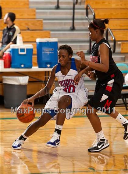 Thumbnail 1 in MacArthur vs Duncanville (McDonald's Texas Invitational) photogallery.