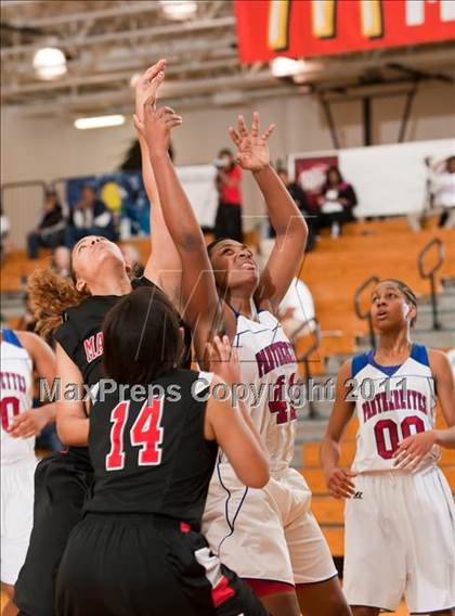 Thumbnail 2 in MacArthur vs Duncanville (McDonald's Texas Invitational) photogallery.