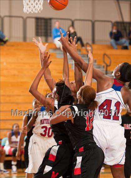 Thumbnail 1 in MacArthur vs Duncanville (McDonald's Texas Invitational) photogallery.