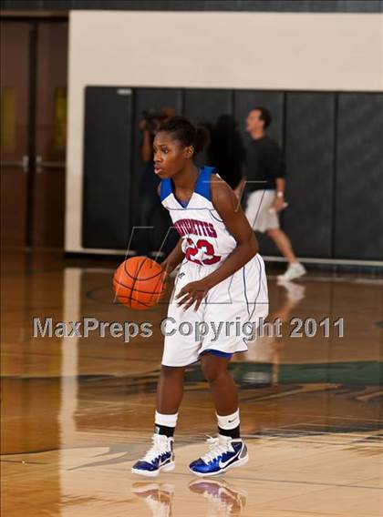 Thumbnail 3 in MacArthur vs Duncanville (McDonald's Texas Invitational) photogallery.