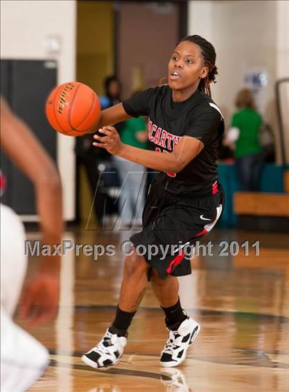 Thumbnail 2 in MacArthur vs Duncanville (McDonald's Texas Invitational) photogallery.