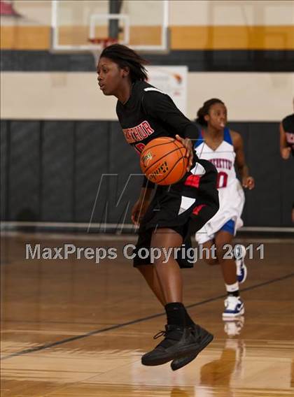 Thumbnail 3 in MacArthur vs Duncanville (McDonald's Texas Invitational) photogallery.