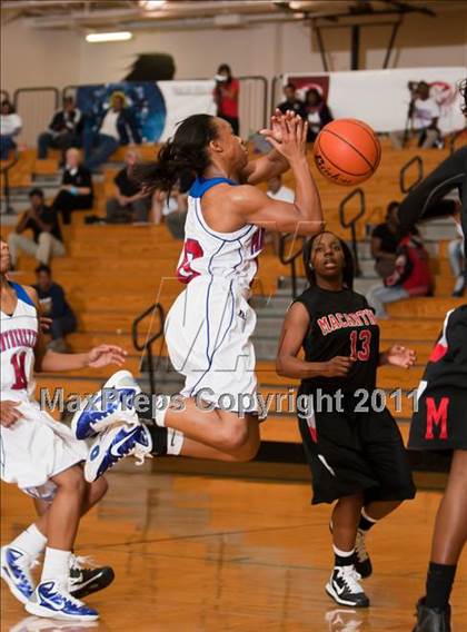 Thumbnail 1 in MacArthur vs Duncanville (McDonald's Texas Invitational) photogallery.