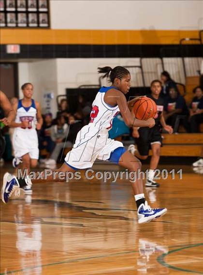 Thumbnail 3 in MacArthur vs Duncanville (McDonald's Texas Invitational) photogallery.