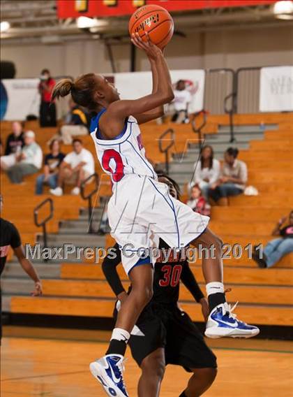 Thumbnail 3 in MacArthur vs Duncanville (McDonald's Texas Invitational) photogallery.