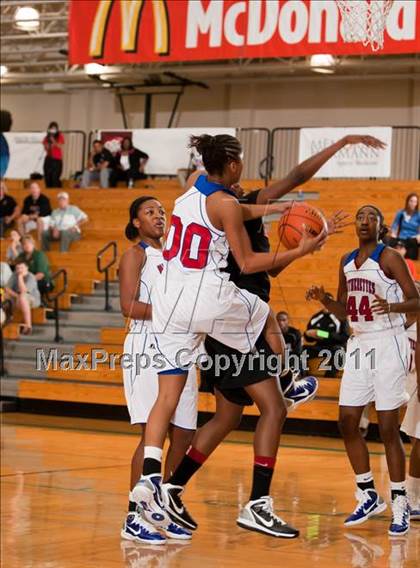 Thumbnail 1 in MacArthur vs Duncanville (McDonald's Texas Invitational) photogallery.