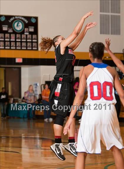 Thumbnail 3 in MacArthur vs Duncanville (McDonald's Texas Invitational) photogallery.