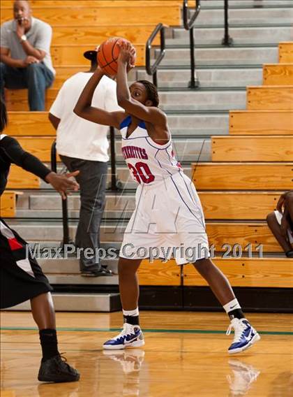 Thumbnail 3 in MacArthur vs Duncanville (McDonald's Texas Invitational) photogallery.