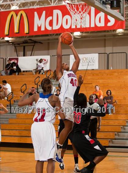 Thumbnail 3 in MacArthur vs Duncanville (McDonald's Texas Invitational) photogallery.