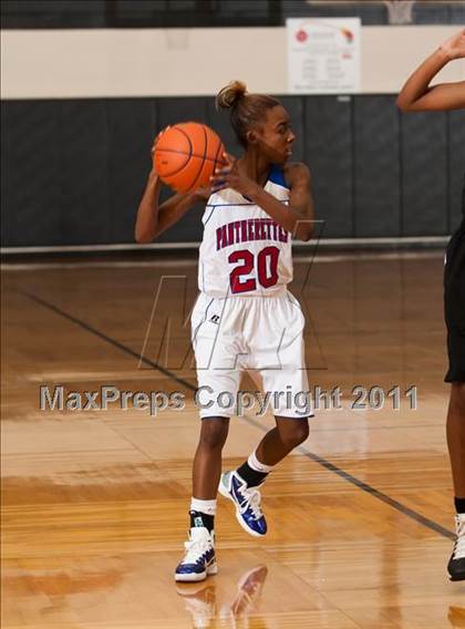 Thumbnail 3 in MacArthur vs Duncanville (McDonald's Texas Invitational) photogallery.
