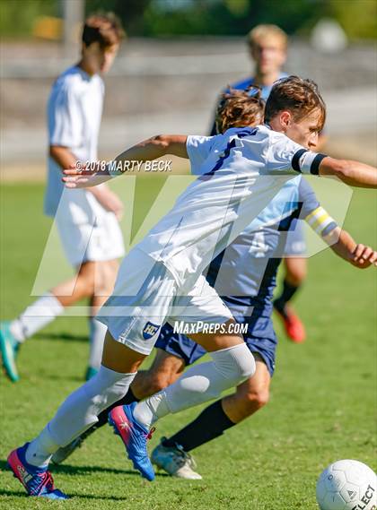 Thumbnail 3 in Helias vs Father Tolton (Richard Wilson Capital City Classic) photogallery.
