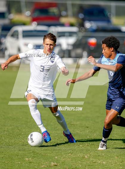 Thumbnail 3 in Helias vs Father Tolton (Richard Wilson Capital City Classic) photogallery.