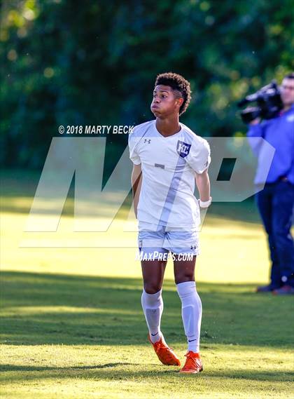 Thumbnail 1 in Helias vs Father Tolton (Richard Wilson Capital City Classic) photogallery.