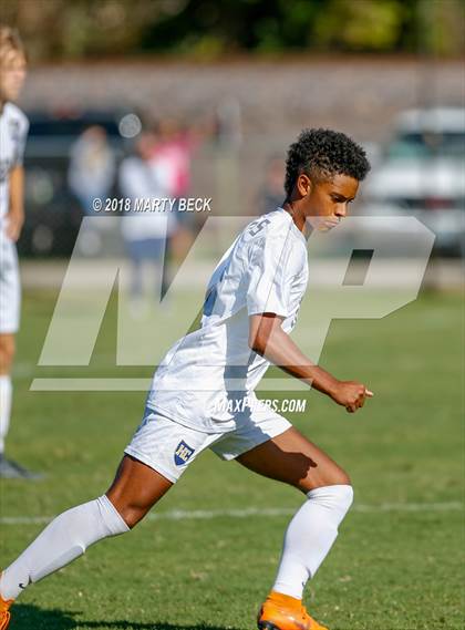 Thumbnail 1 in Helias vs Father Tolton (Richard Wilson Capital City Classic) photogallery.