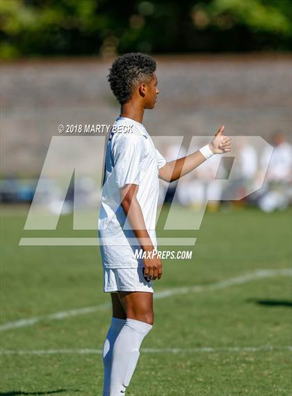 Thumbnail 3 in Helias vs Father Tolton (Richard Wilson Capital City Classic) photogallery.