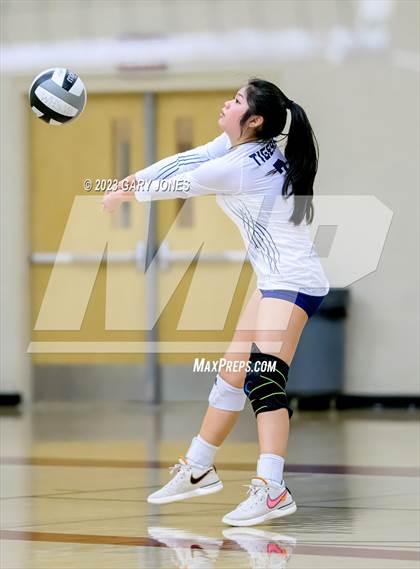 Thumbnail 1 in Inderkum @ Whitney photogallery.