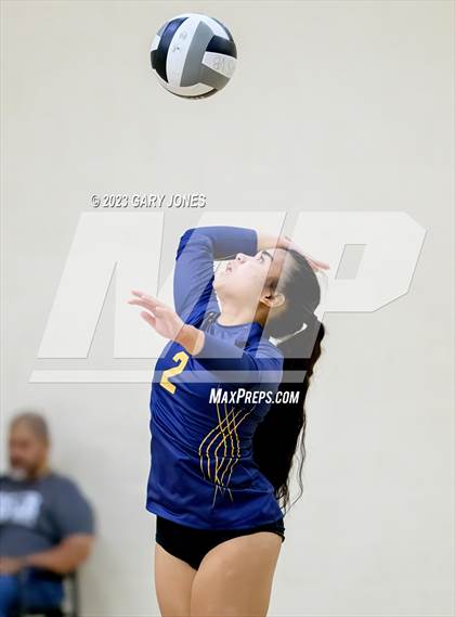 Thumbnail 2 in Inderkum @ Whitney photogallery.