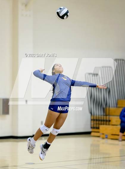 Thumbnail 1 in Inderkum @ Whitney photogallery.