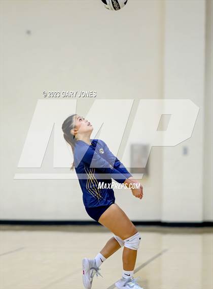 Thumbnail 2 in Inderkum @ Whitney photogallery.