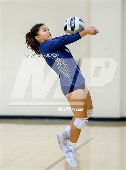 Thumbnail 1 in Inderkum @ Whitney photogallery.