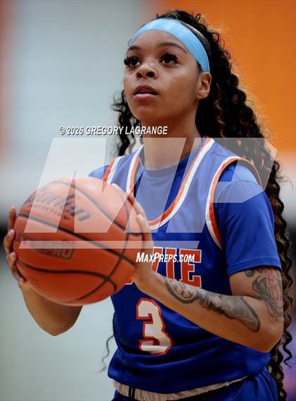 Thumbnail 2 in Bowie vs Haltom photogallery.