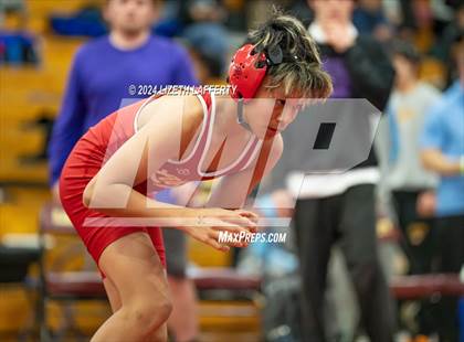Thumbnail 3 in Lou Bronzan Invitational photogallery.