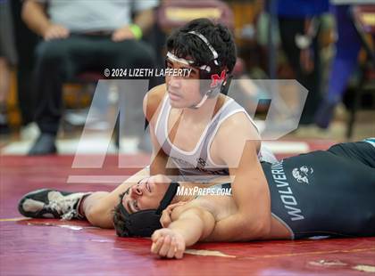 Thumbnail 2 in Lou Bronzan Invitational photogallery.