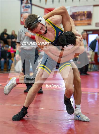 Thumbnail 2 in Lou Bronzan Invitational photogallery.
