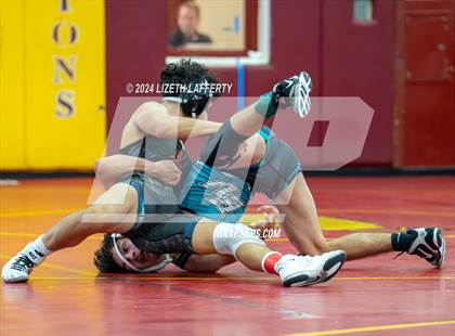 Thumbnail 2 in Lou Bronzan Invitational photogallery.