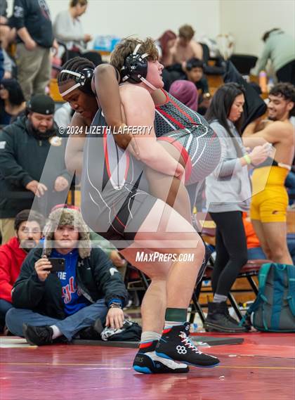 Thumbnail 1 in Lou Bronzan Invitational photogallery.
