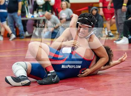 Thumbnail 2 in Lou Bronzan Invitational photogallery.