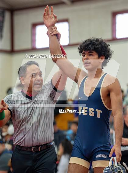 Thumbnail 3 in Lou Bronzan Invitational photogallery.