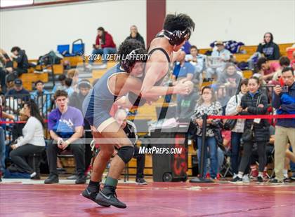 Thumbnail 3 in Lou Bronzan Invitational photogallery.