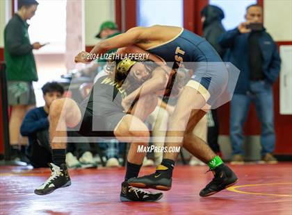 Thumbnail 2 in Lou Bronzan Invitational photogallery.