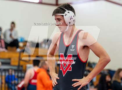 Thumbnail 3 in Lou Bronzan Invitational photogallery.
