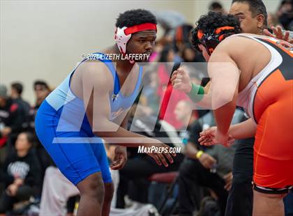 Thumbnail 3 in Lou Bronzan Invitational photogallery.