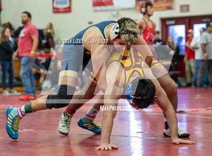 Thumbnail 3 in Lou Bronzan Invitational photogallery.