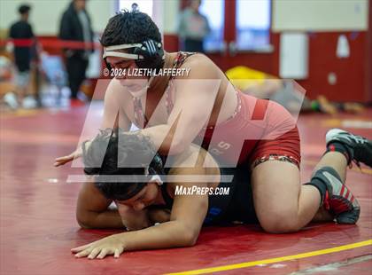 Thumbnail 3 in Lou Bronzan Invitational photogallery.